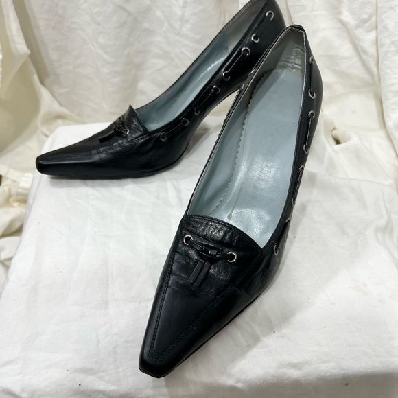 BCBG 3 1/2β Inch Heels Genuine Leather Excellent Inside And Out. Very Stβ¦ - Picture 10 of 16